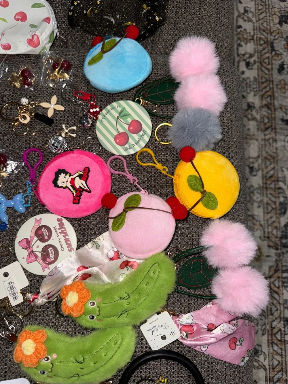 ALL OVER 80 pieces  Assorted Women's Keychains & Pouch Collection